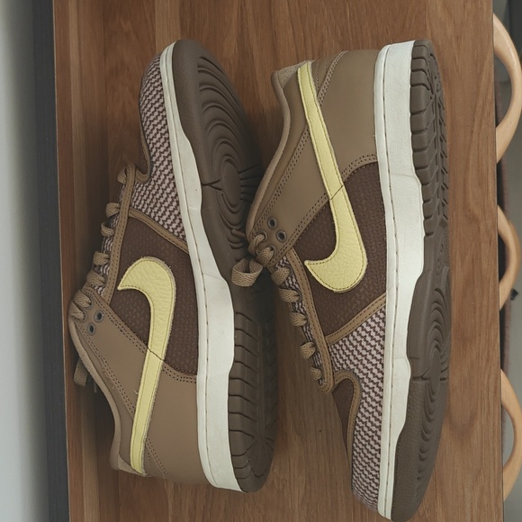 Nike x Undefeated Dunk Low SP Canteen size 9 - Picture 3 of 8